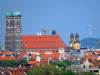 Frauenkirche mit Windrad
