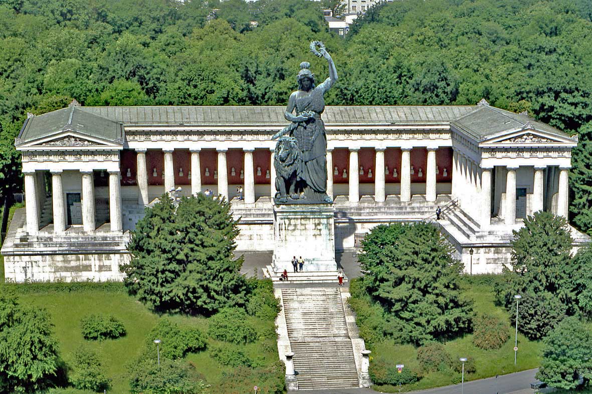 175 Jahre Bavaria mit Ruhmeshalle. Bavaria mit Ruhmeshalle